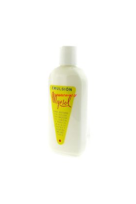 Το Emulsion της Myrsol μπορεί να χρησιμοποιηθεί πριν και μετά το ξύρισμα. Δεν περιέχει οινόπνευμα και έχει ελαφρύ και φρέσκο άρωμα.